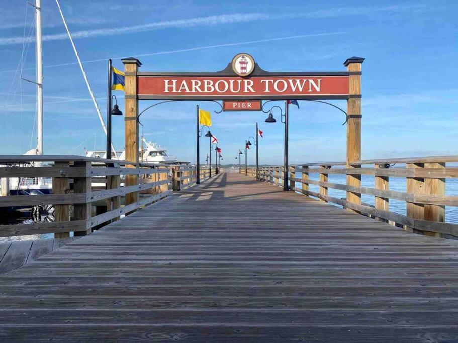 In The Heart Of Harbour Town 2Br 2Ba Pool Access Close To Beach Hilton Head Island Exterior foto