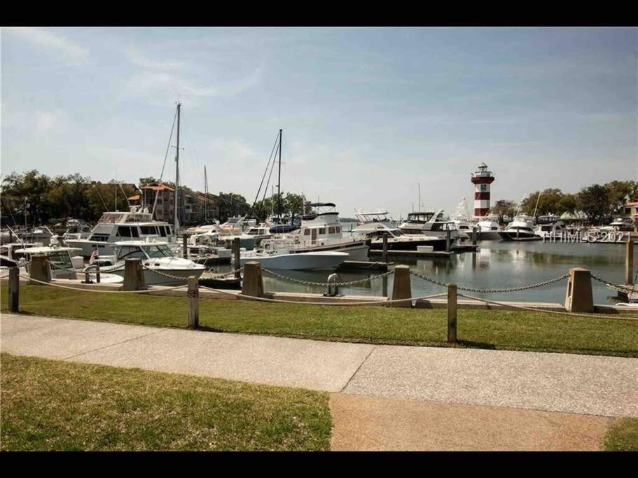 In The Heart Of Harbour Town 2Br 2Ba Pool Access Close To Beach Hilton Head Island Exterior foto